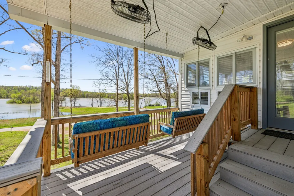 11460 Crooked Creek Rd Lobelville, TN 37097