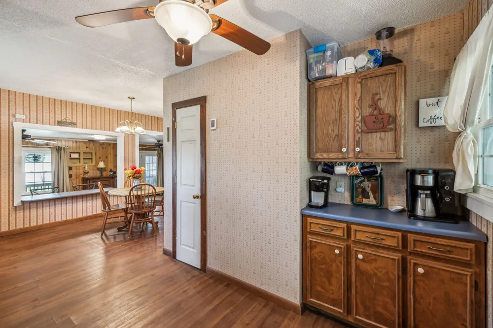 11460 Crooked Creek Rd Lobelville, TN 37097