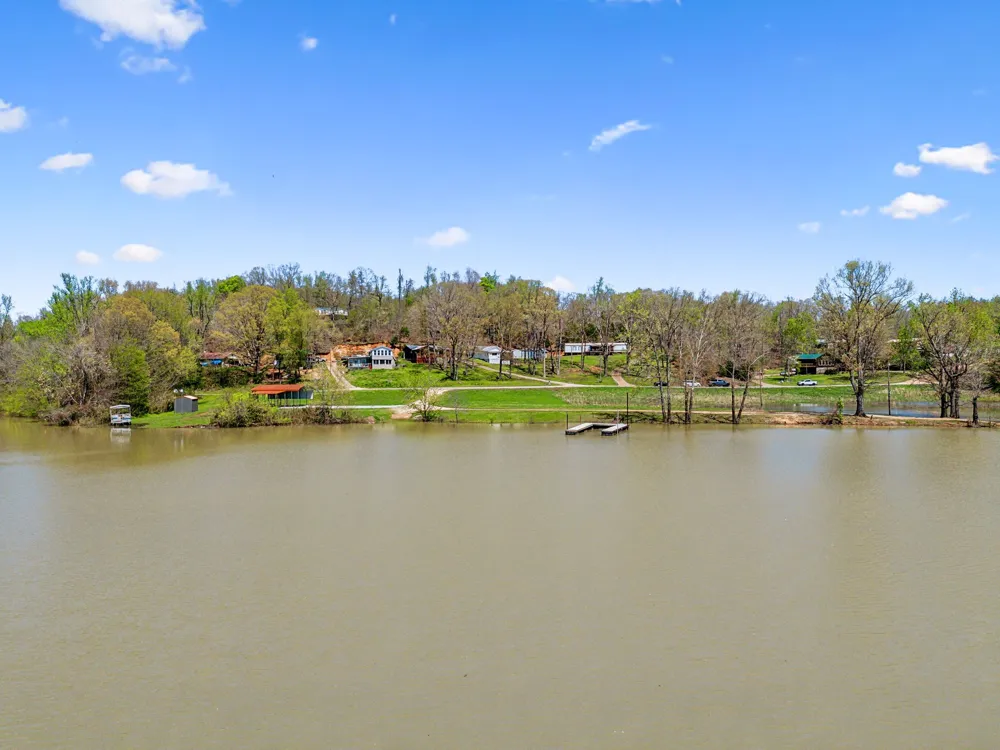 11460 Crooked Creek Rd Lobelville, TN 37097