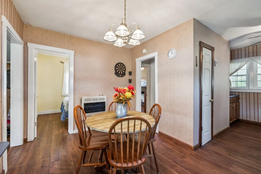 11460 Crooked Creek Rd Lobelville, TN 37097