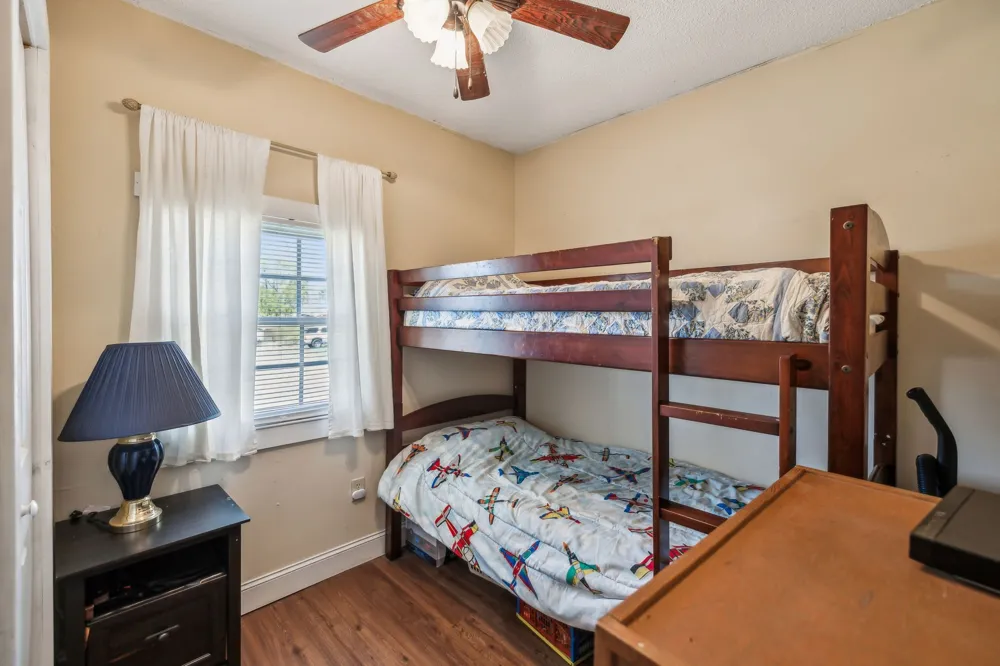 11460 Crooked Creek Rd Lobelville, TN 37097