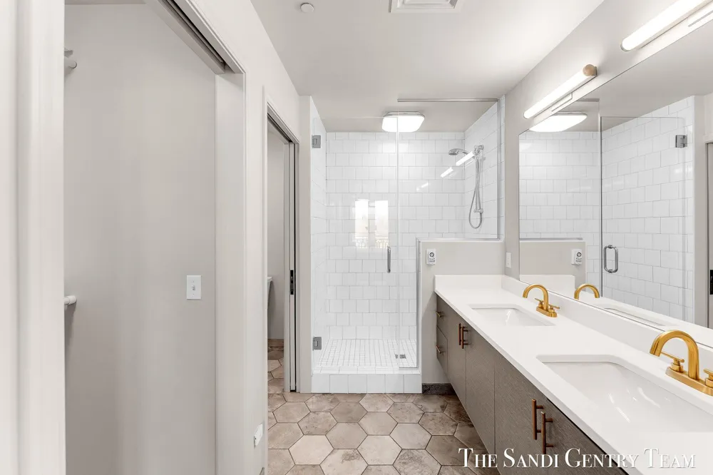 110 W Savidge Street #302 Spring Lake Village, MI 49456