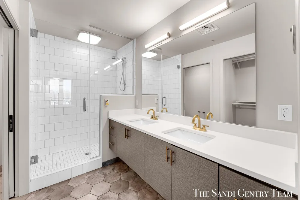 110 W Savidge Street #302 Spring Lake Village, MI 49456