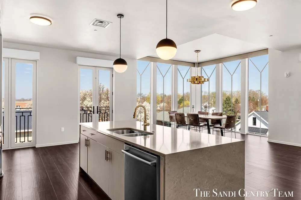 110 W Savidge Street #302 Spring Lake Village, MI 49456