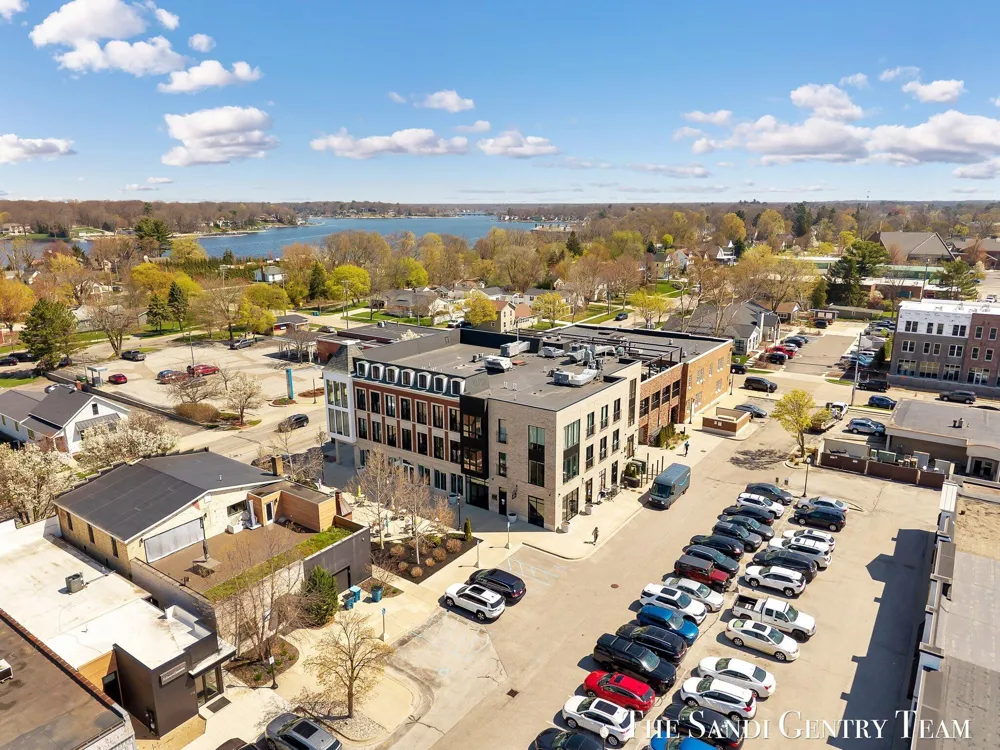 110 W Savidge Street #302 Spring Lake Village, MI 49456