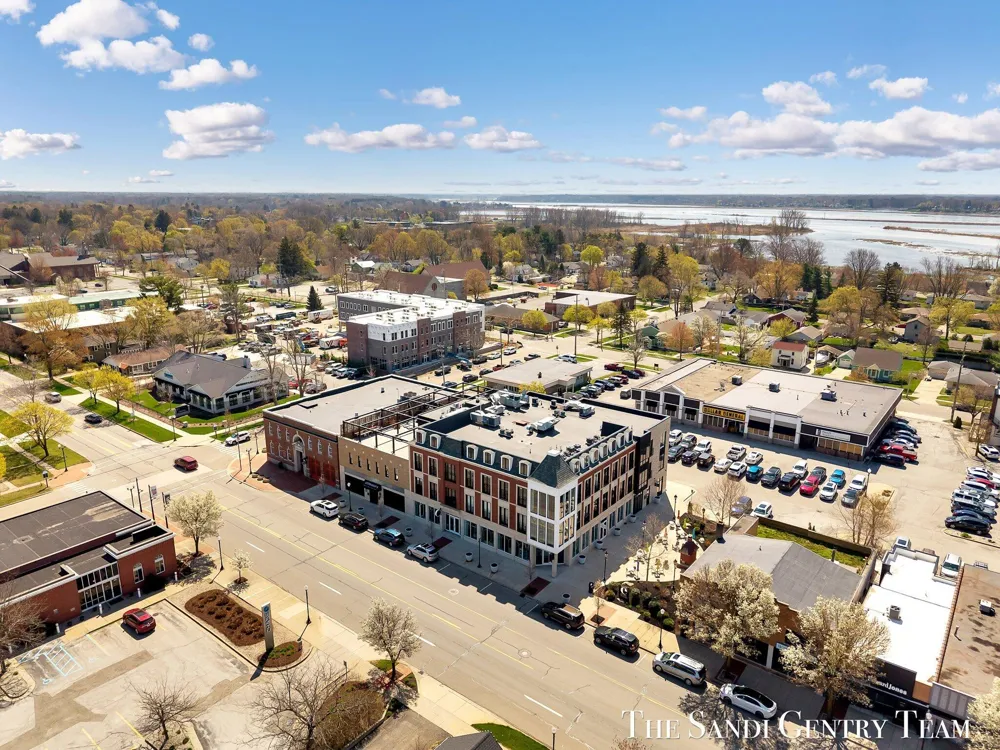 110 W Savidge Street #302 Spring Lake Village, MI 49456