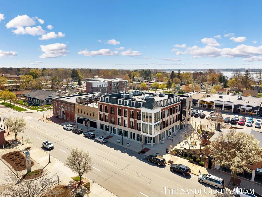 110 W Savidge Street #302 Spring Lake Village, MI 49456
