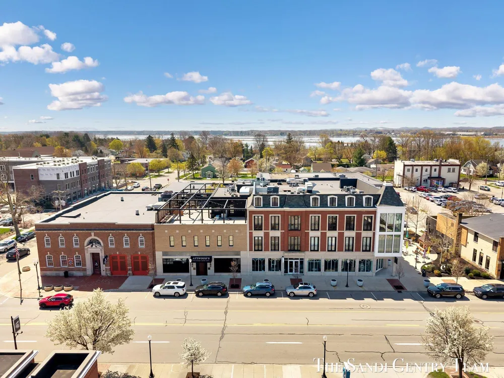 110 W Savidge Street #302 Spring Lake Village, MI 49456