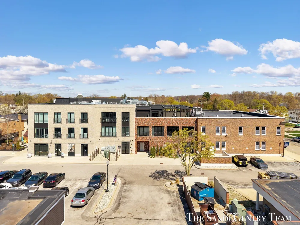 110 W Savidge Street #302 Spring Lake Village, MI 49456