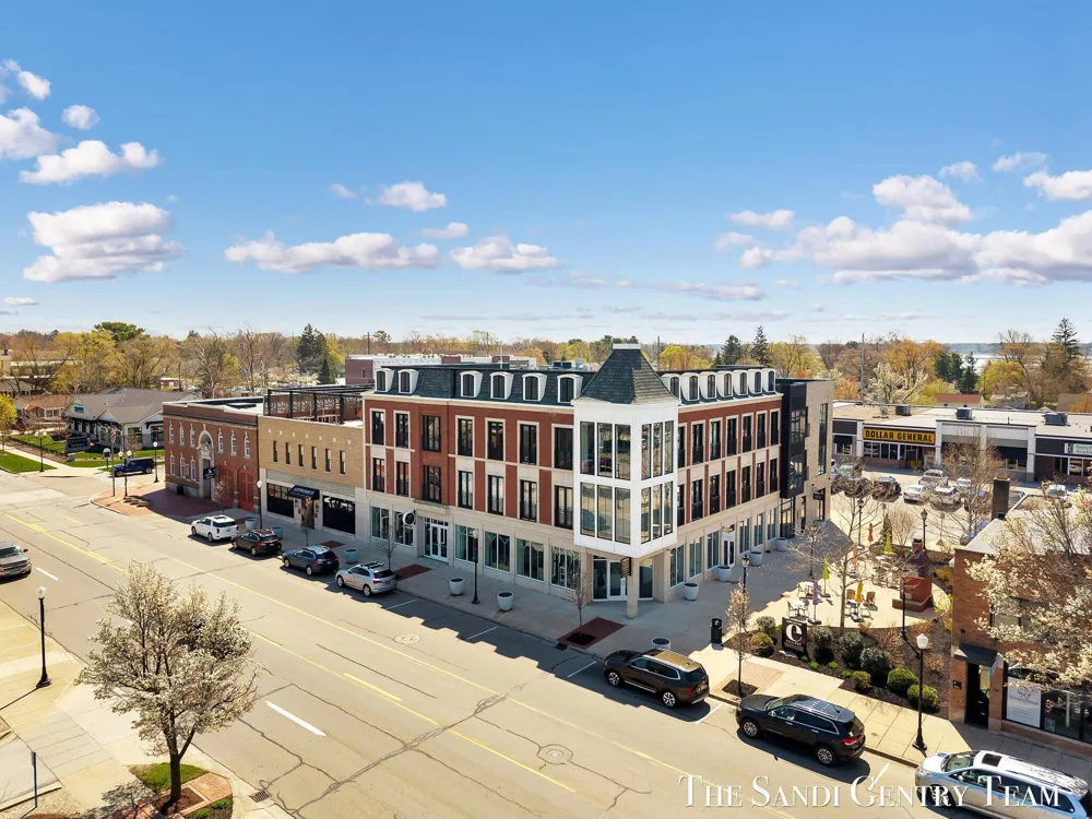 110 W Savidge Street #302 Spring Lake Village, MI 49456