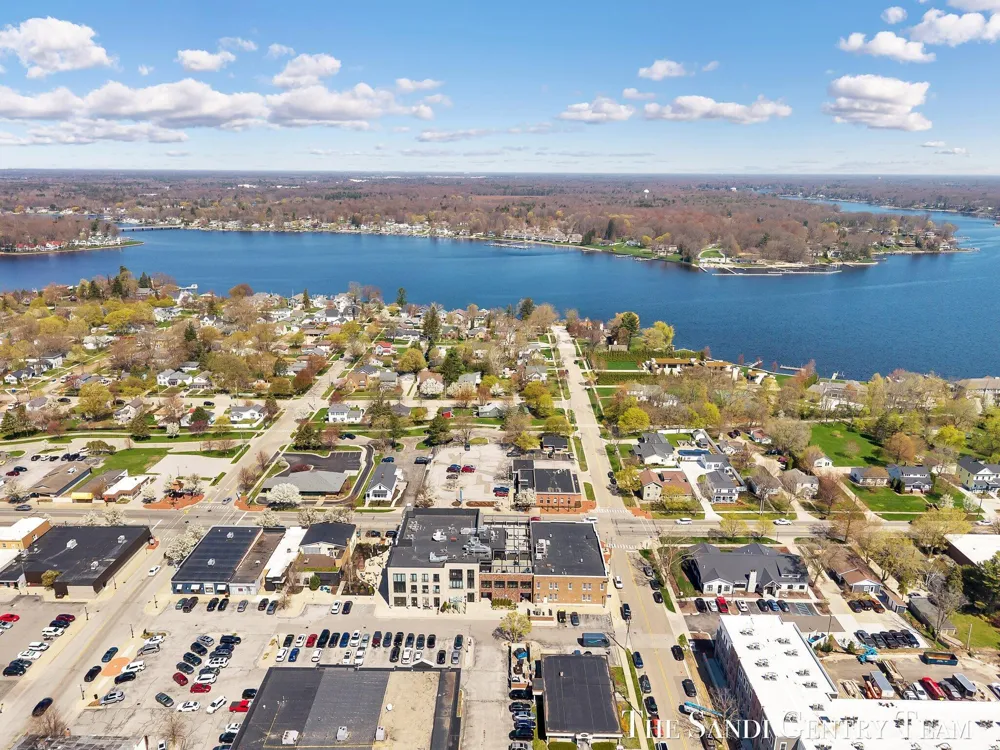 110 W Savidge Street #302 Spring Lake Village, MI 49456