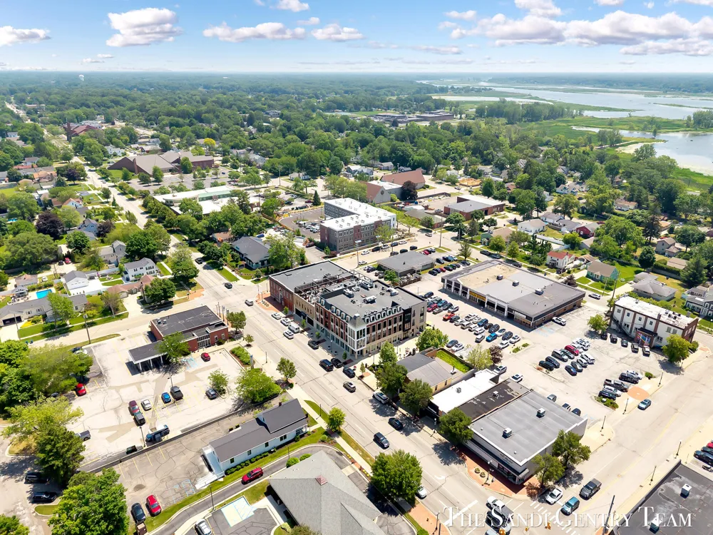 110 W Savidge Street #302 Spring Lake Village, MI 49456