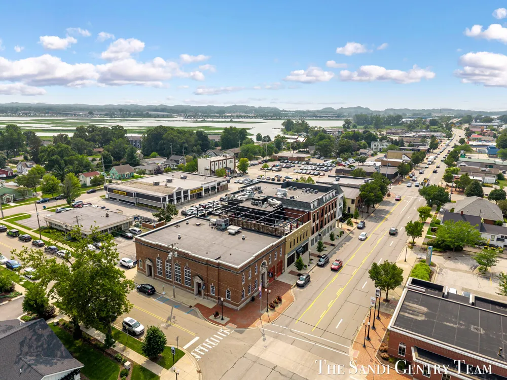 110 W Savidge Street #302 Spring Lake Village, MI 49456