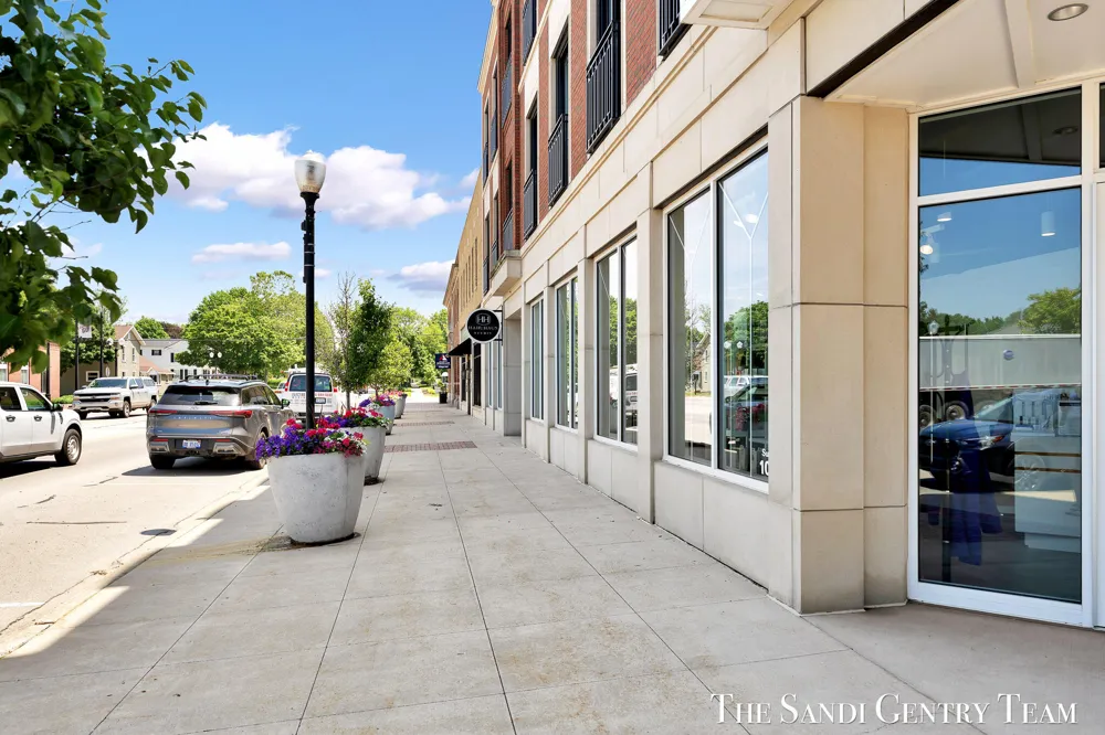 110 W Savidge Street #302 Spring Lake Village, MI 49456