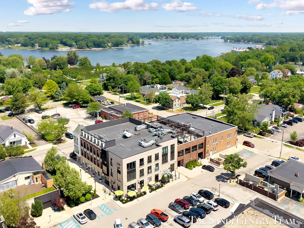 110 W Savidge Street #302 Spring Lake Village, MI 49456