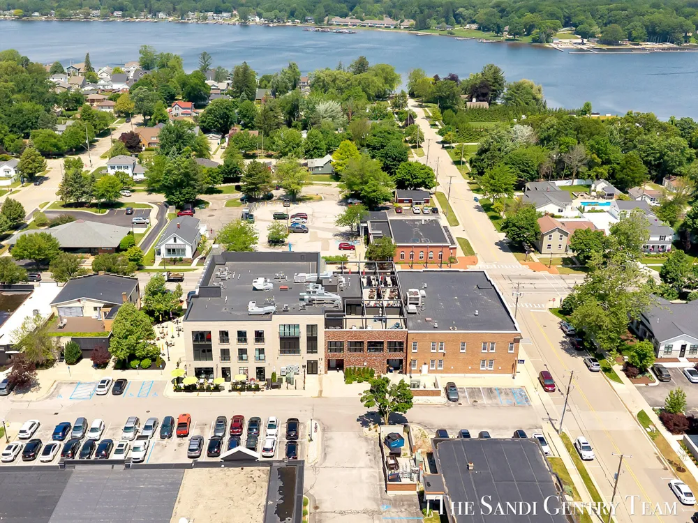 110 W Savidge Street #302 Spring Lake Village, MI 49456