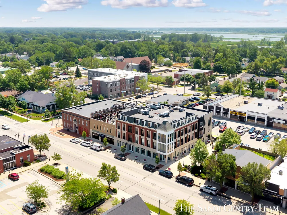 110 W Savidge Street #302 Spring Lake Village, MI 49456