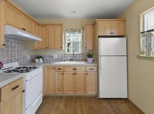 494 GROVE ACRE AVENUE Pacific Grove, CA 93950