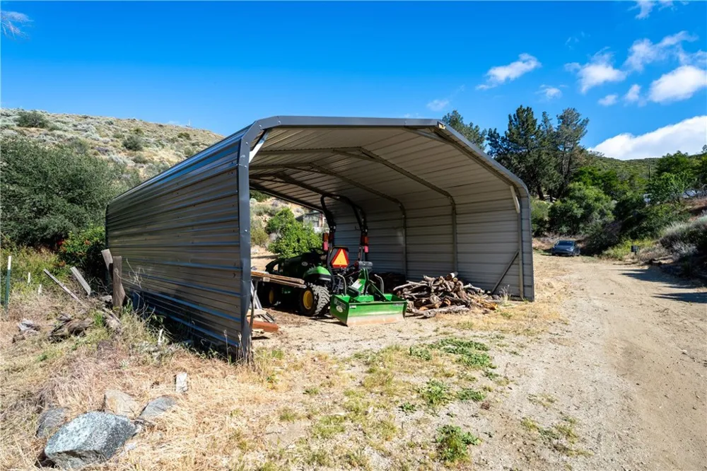 40002 97th W Leona Valley, CA 93551