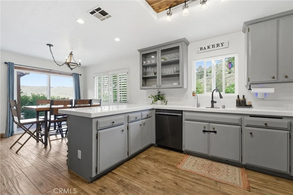 40002 97th W Leona Valley, CA 93551
