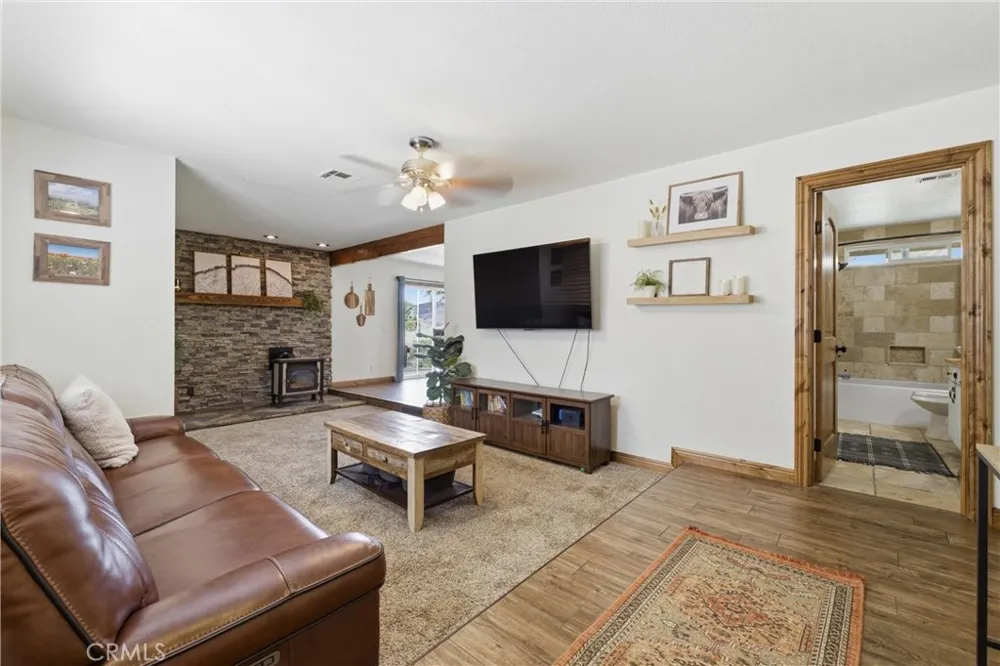 40002 97th W Leona Valley, CA 93551