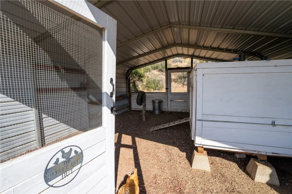 40002 97th W Leona Valley, CA 93551