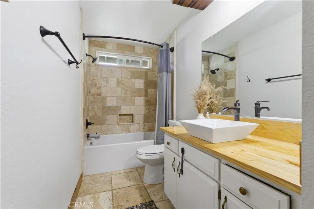 40002 97th W Leona Valley, CA 93551