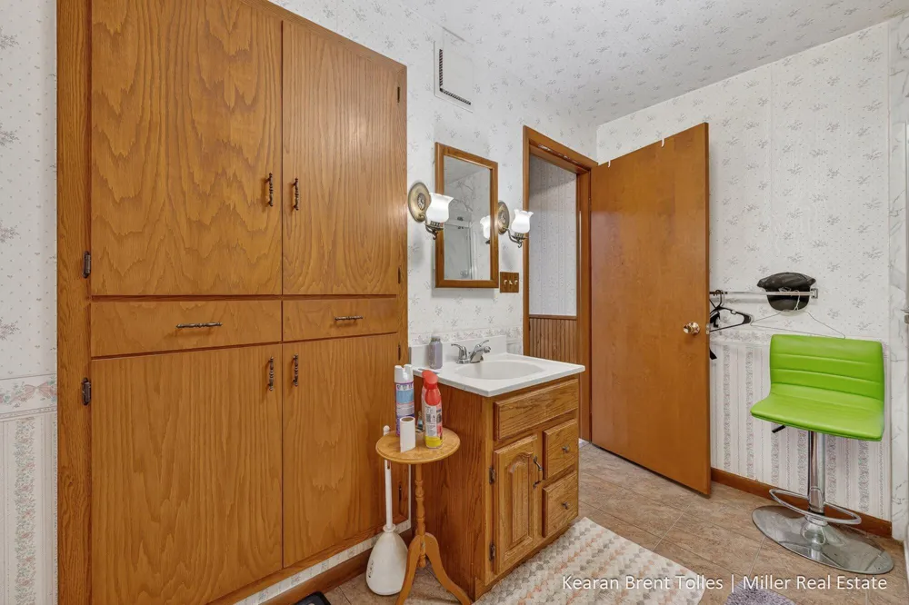 527 Boltwood Street Hastings, MI 49058
