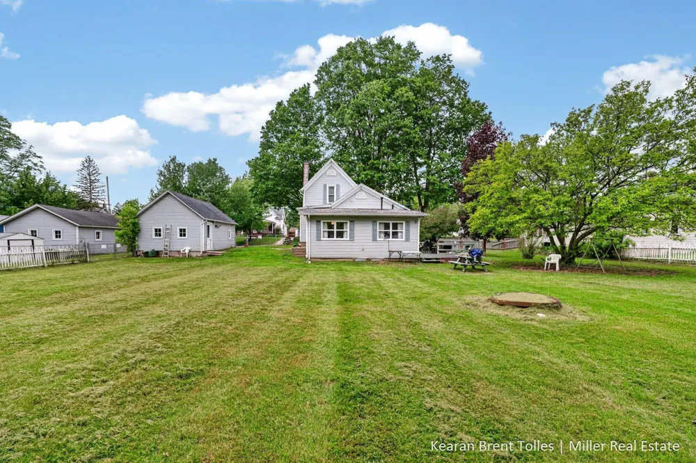 527 Boltwood Street Hastings, MI 49058