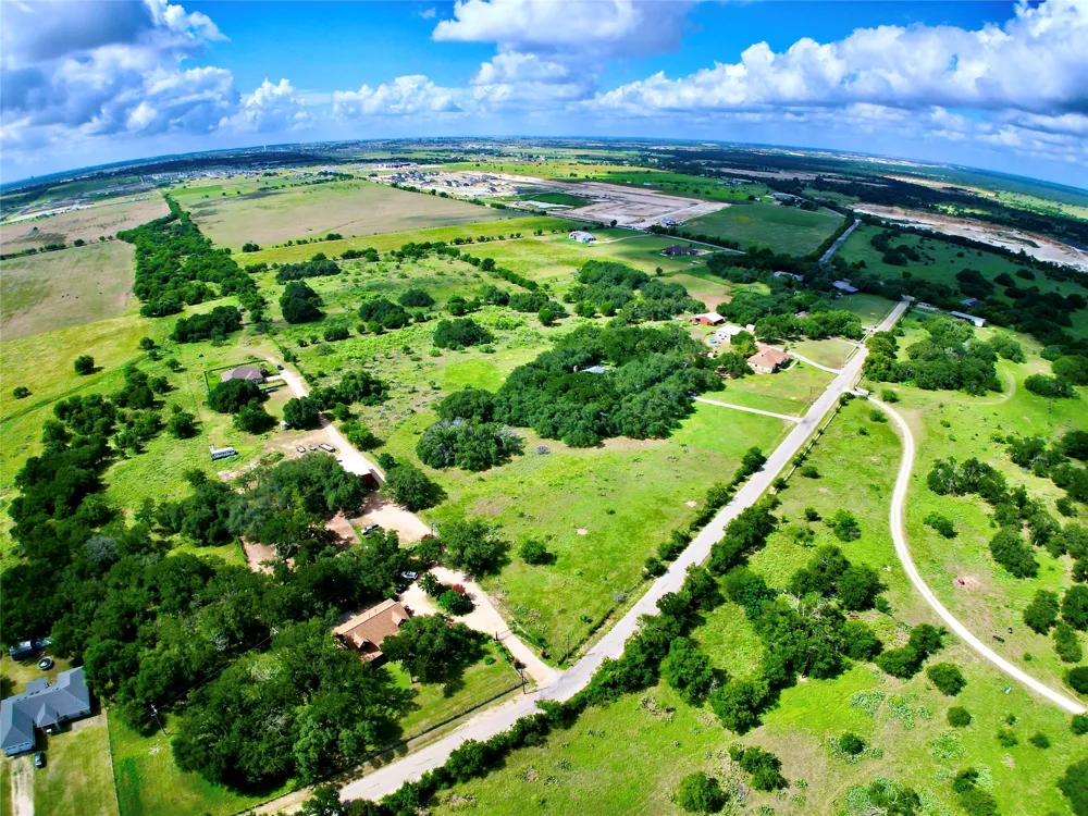 CR 307 Jarrell, TX 76537