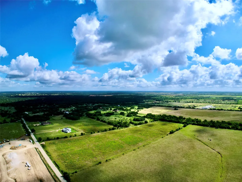 CR 307 Jarrell, TX 76537