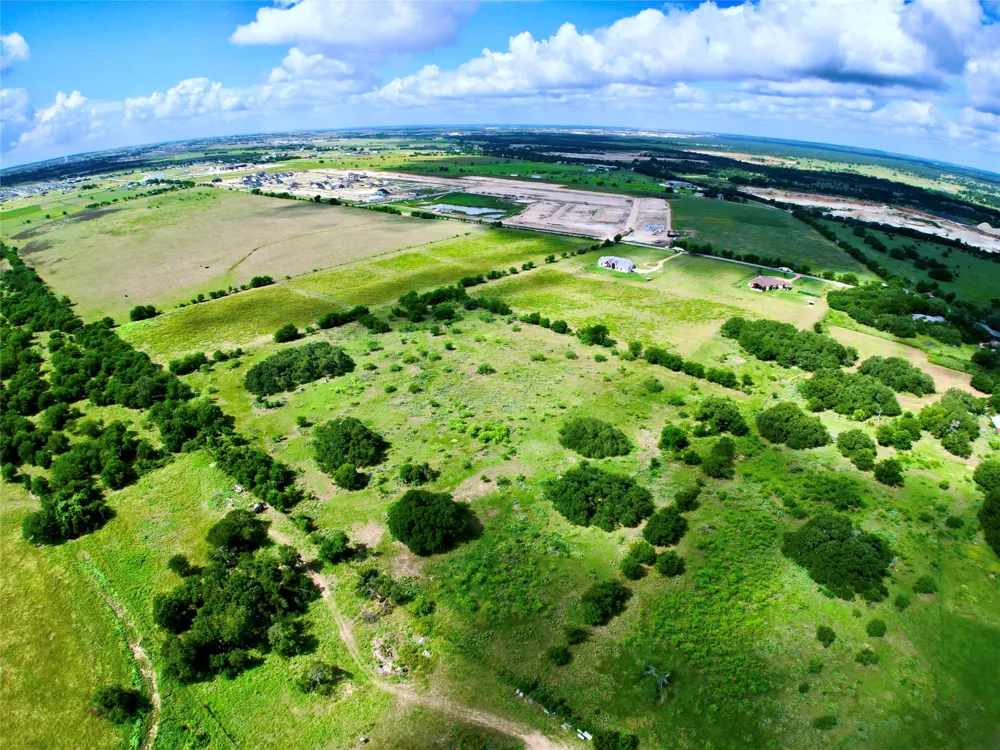 CR 307 Jarrell, TX 76537