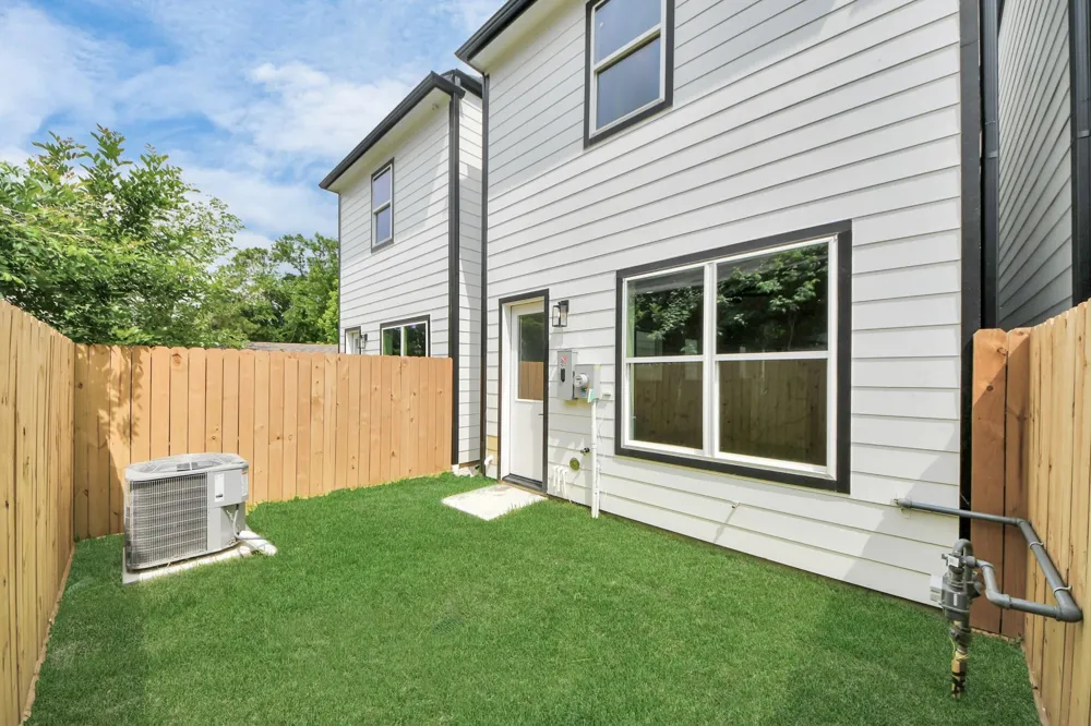 5029 Broom Street #C Houston, TX 77091
