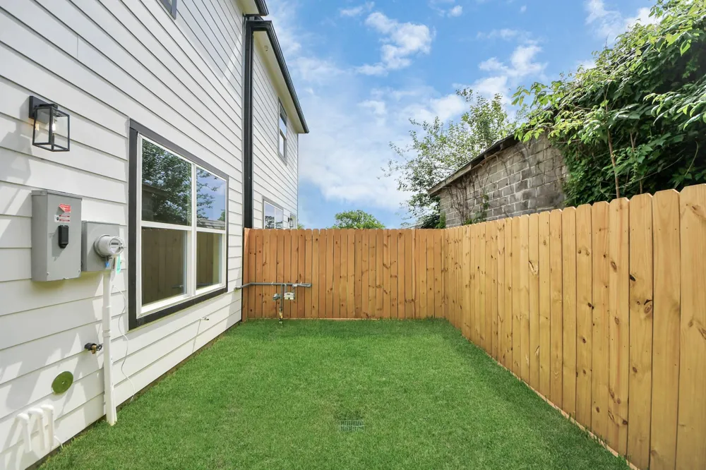 5029 Broom Street #C Houston, TX 77091