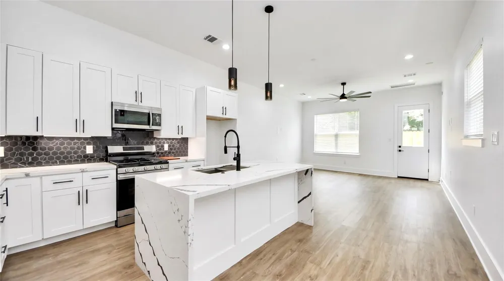5029 Broom Street #C Houston, TX 77091