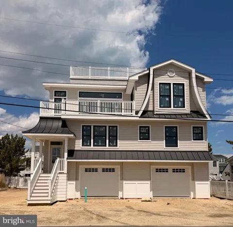 19 LAVENIA AVENUE W