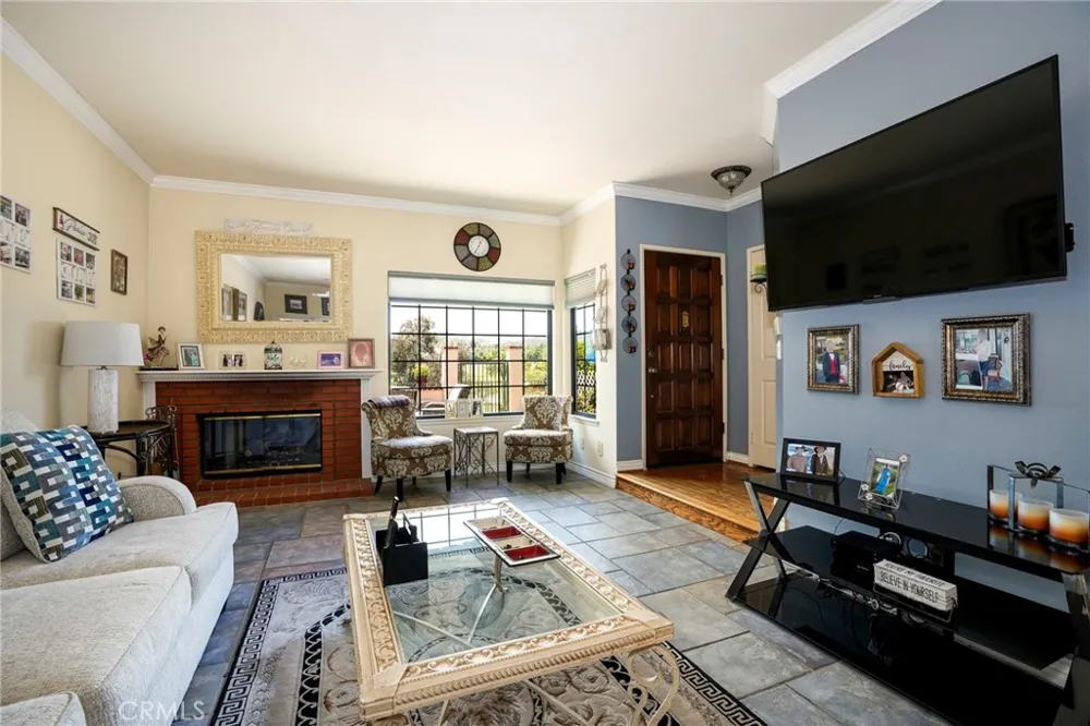 334 Country Club #C Simi Valley, CA 93065