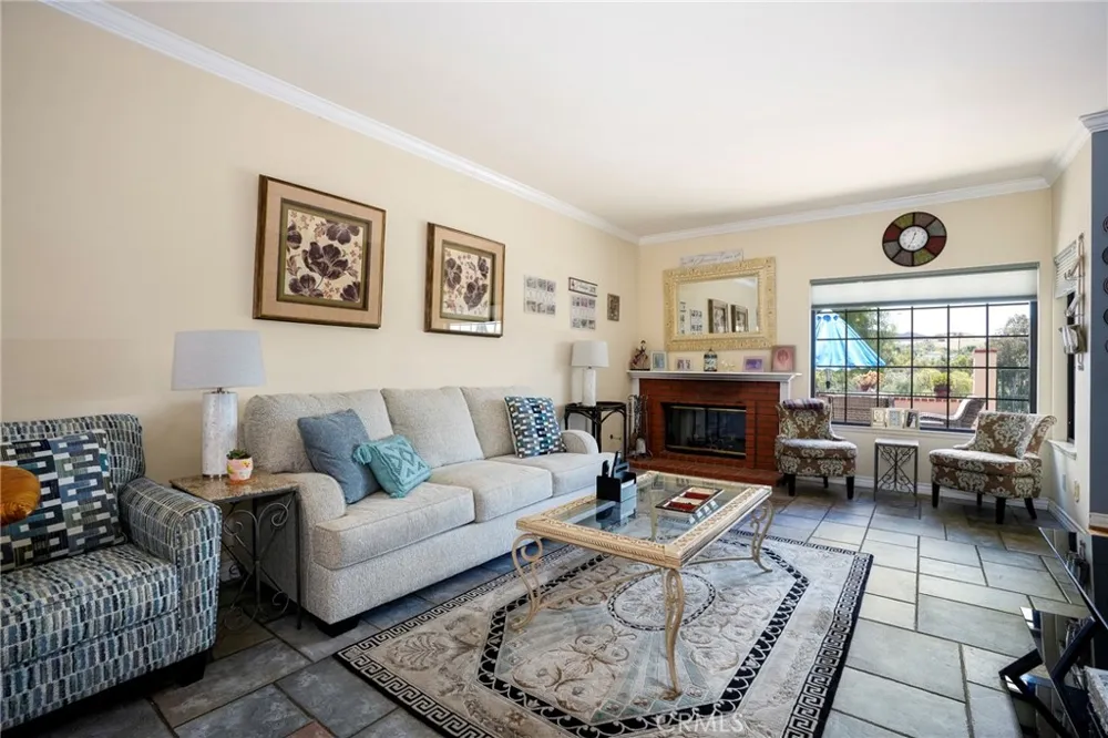 334 Country Club #C Simi Valley, CA 93065
