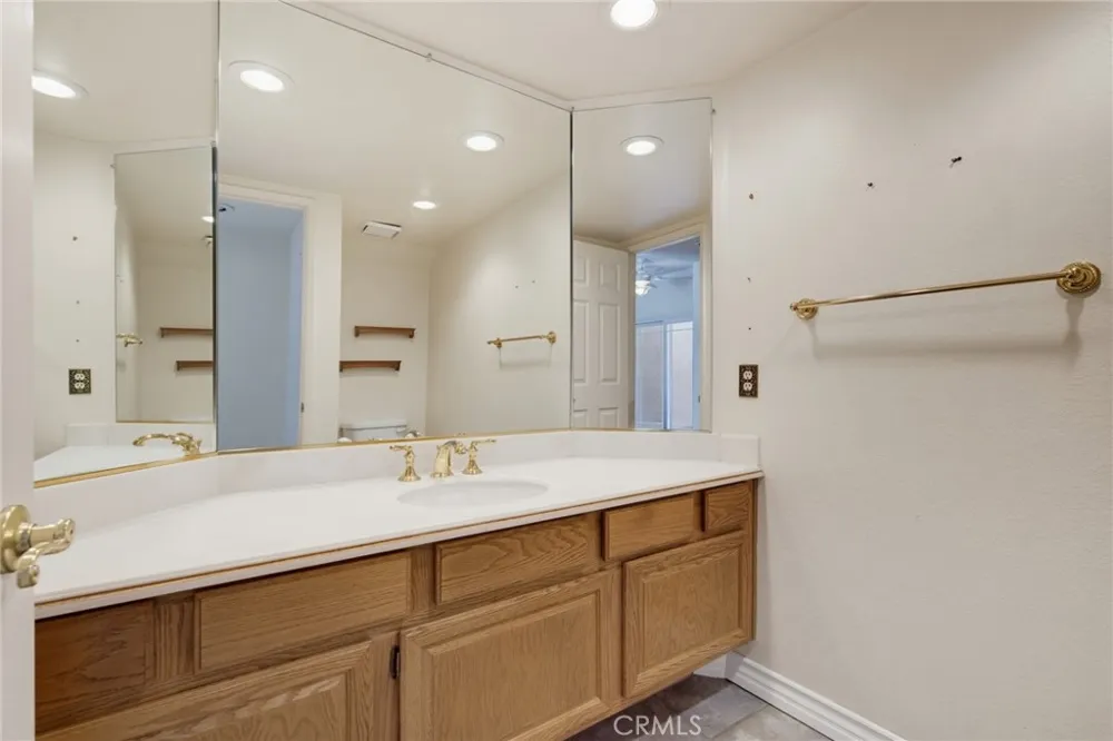 334 Country Club #C Simi Valley, CA 93065