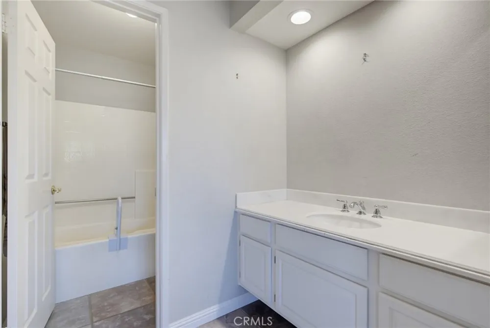 334 Country Club #C Simi Valley, CA 93065