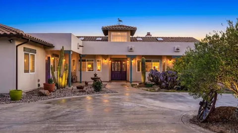 25280 Paseo De Caballo