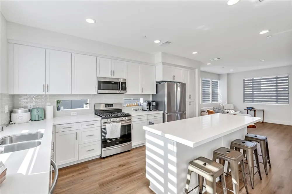 149 E Knox La Habra, CA 90631