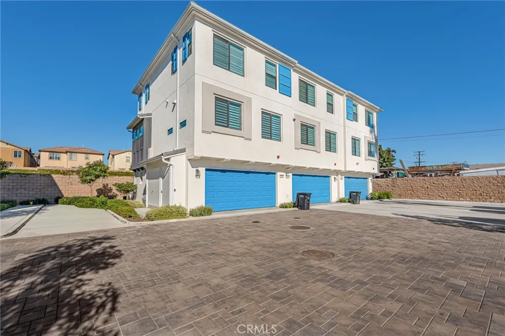 149 E Knox La Habra, CA 90631