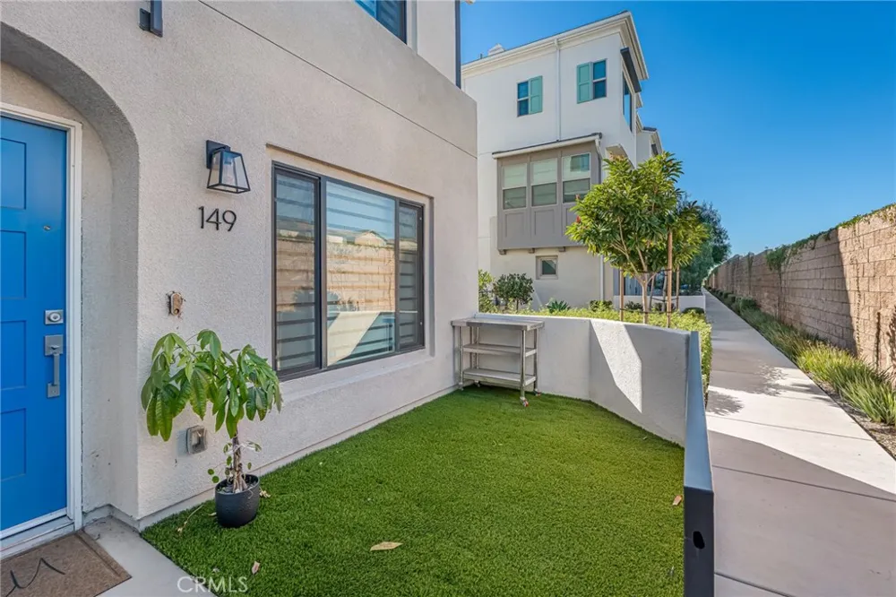 149 E Knox La Habra, CA 90631