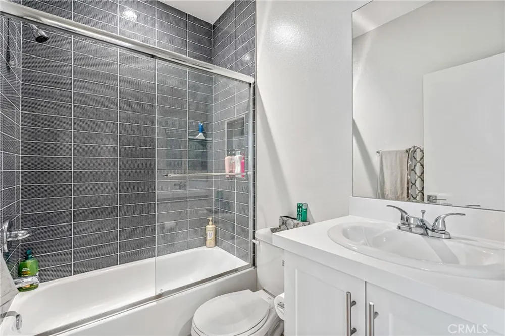 149 E Knox La Habra, CA 90631