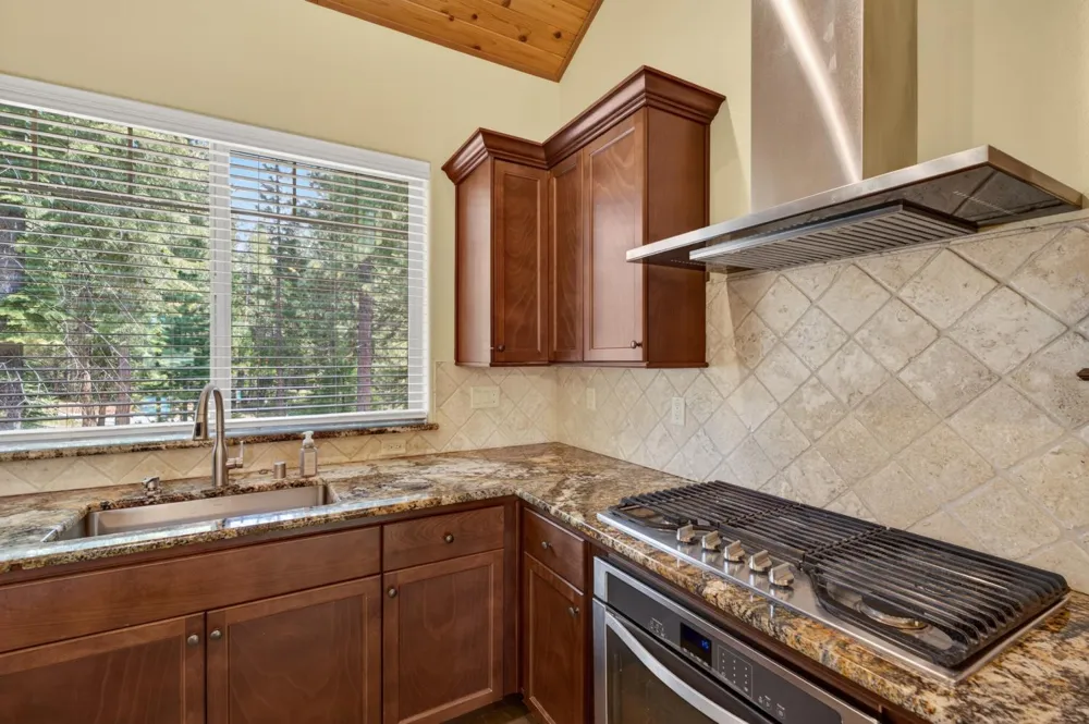 39597 Sunrock Lane Shaver Lake, CA 93664