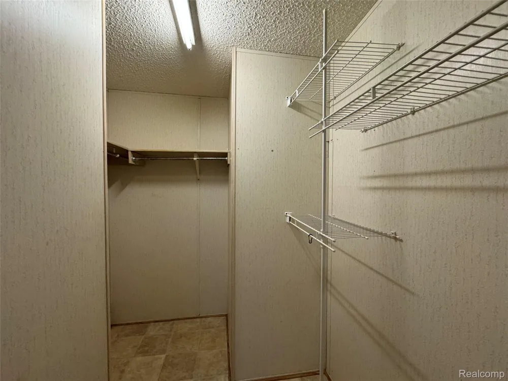 2700 Shimmons Road #161 Auburn Hills City, MI 48326