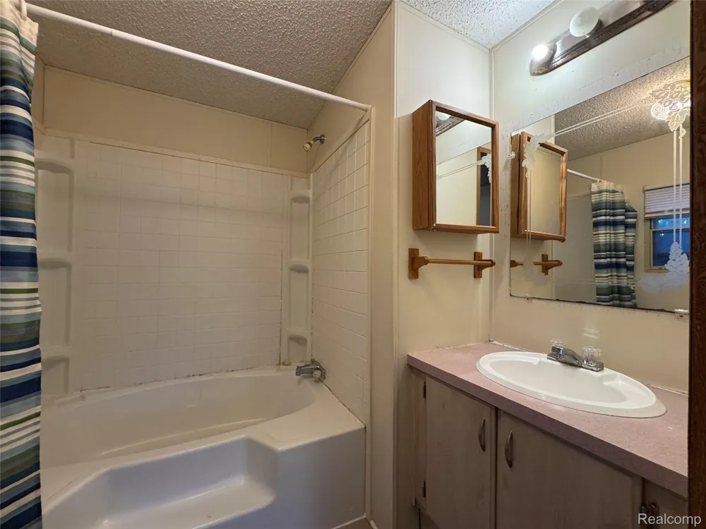 2700 Shimmons Road #161 Auburn Hills City, MI 48326