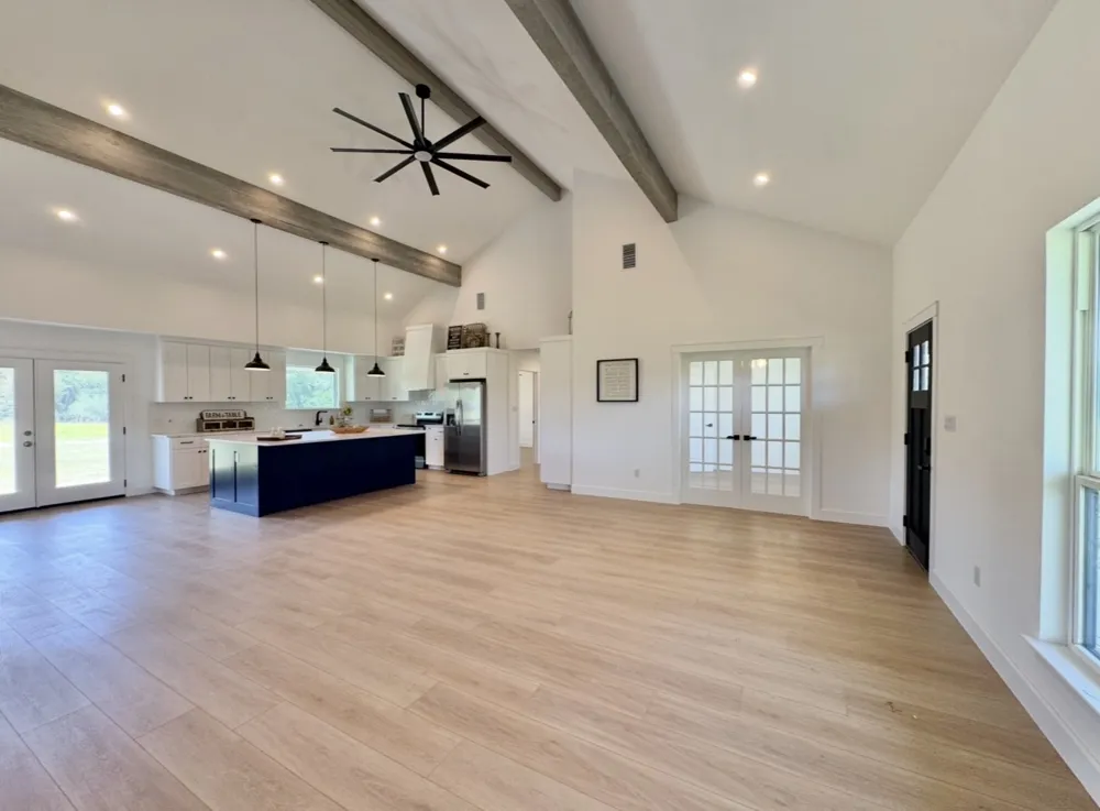 1294 Private Road 7037 Lexington, TX 78947