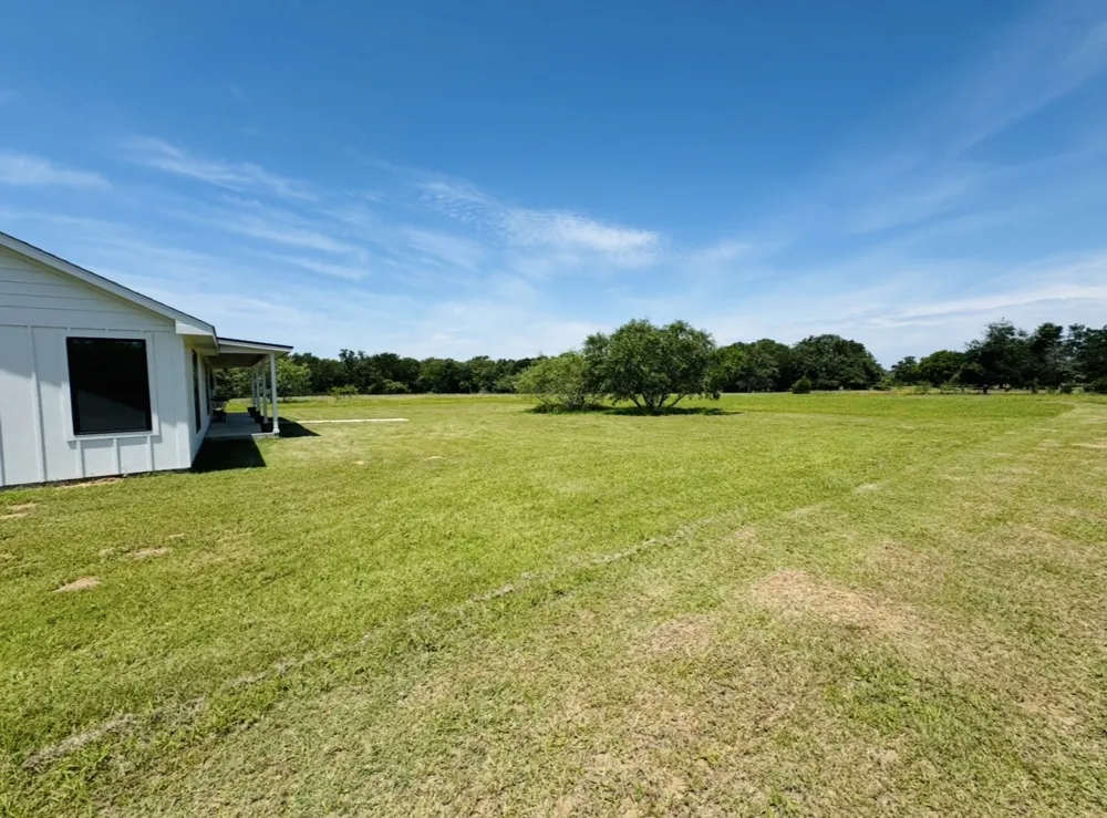 1294 Private Road 7037 Lexington, TX 78947